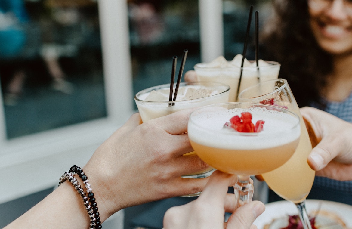 4 kleurrijke "good mood cocktails" van De Kuyper