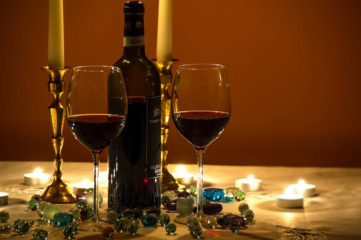 Waarom krijgen sommige mensen hoofdpijn als ze rode wijn drinken?