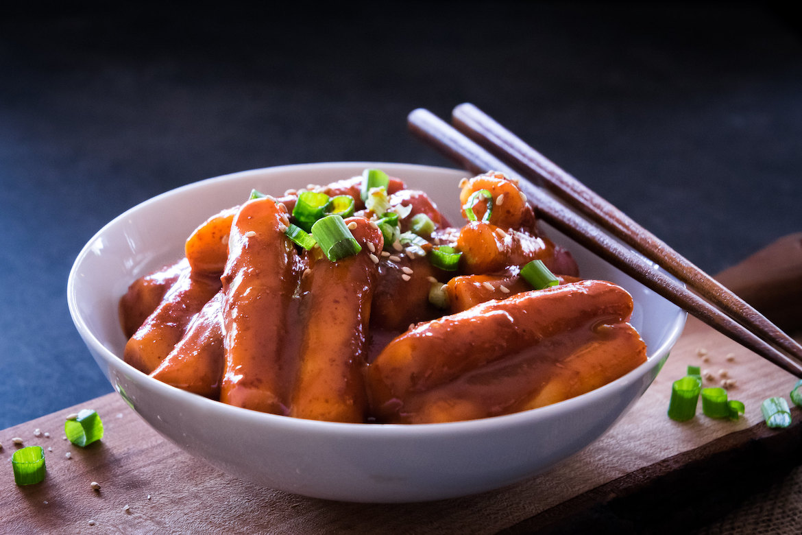 Tteokbokki: De vurige rijstwafel uit Zuid-Korea